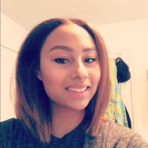 Meet your Posher, Sabrina - Picture 1 of 1